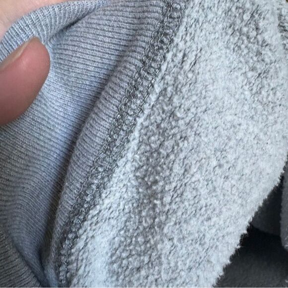 Gryffindor Gray Sweatshirt - Picture 8 of 10